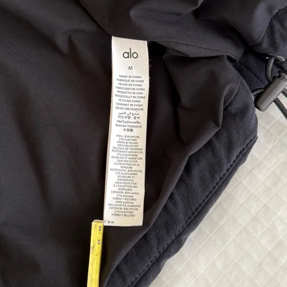 ALO yoga Incline Puffer Vest - Picture 12 of 15